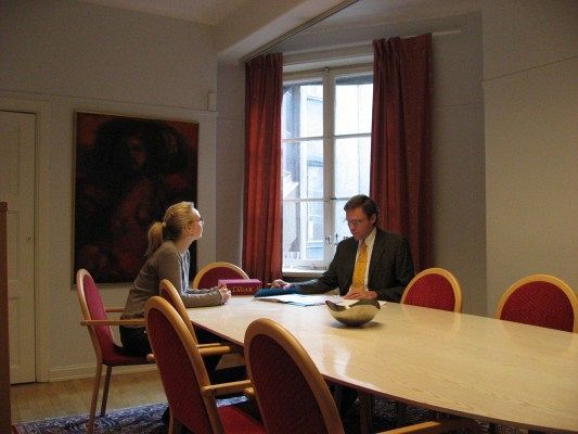 stockholm-advokatbyrå-möte-man-och-kvinna